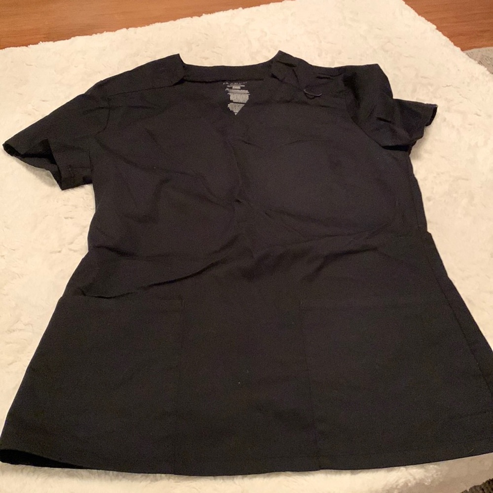 Jaanuu notched neck scrub top